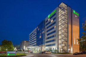  Holiday Inn Cleveland Clinic, an IHG Hotel  Кливленд